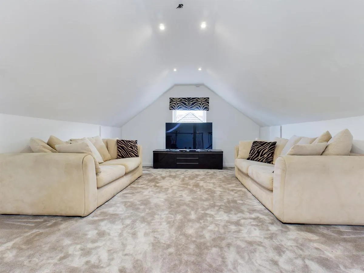 Contemporary 2 Bedroom Eco Home With A Twist Marton-in-Cleveland Casa de Férias