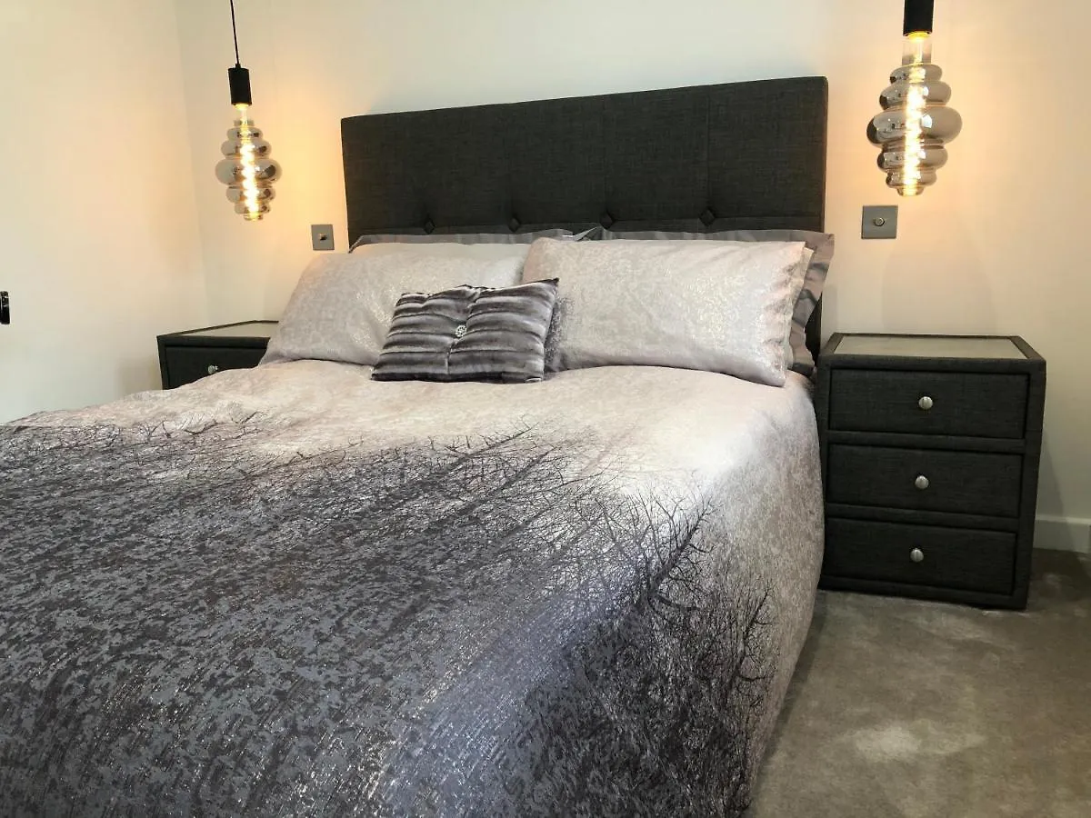 Contemporary 2 Bedroom Eco Home With A Twist Marton-in-Cleveland Reino Unido