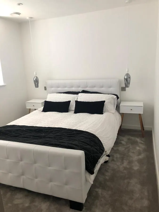 Contemporary 2 Bedroom Eco Home With A Twist Marton-in-Cleveland 0*,