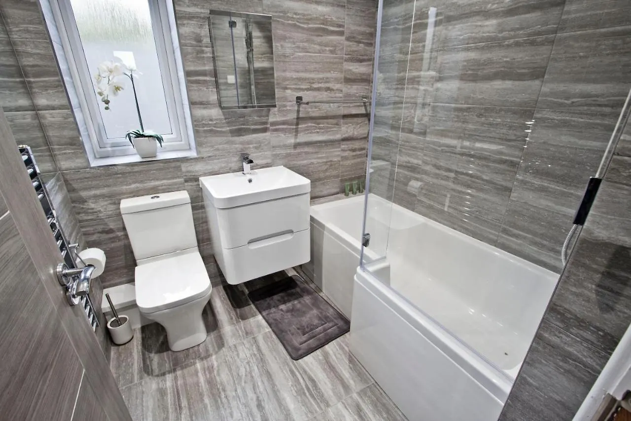 Contemporary 2 Bedroom Eco Home With A Twist Marton-in-Cleveland Casa de Férias
