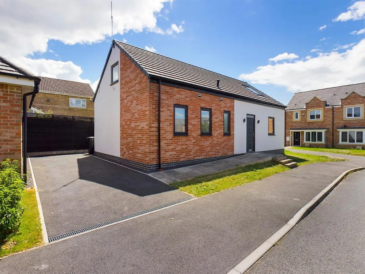 Contemporary 2 Bedroom Eco Home With A Twist Marton-in-Cleveland