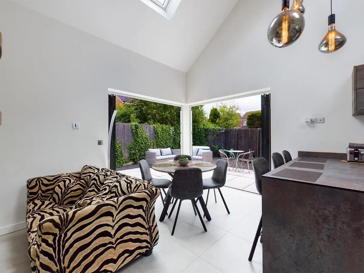 Contemporary 2 Bedroom Eco Home With A Twist Marton-in-Cleveland